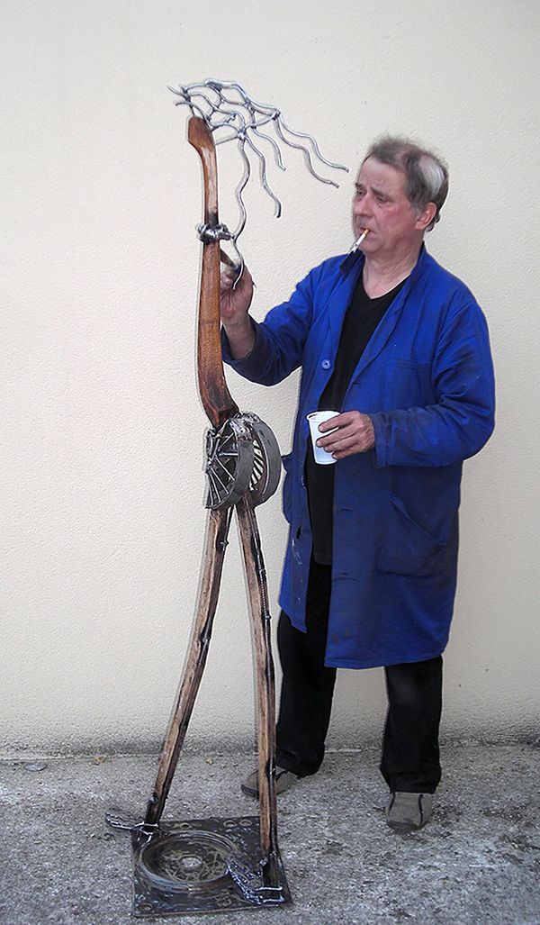 Completing "Gazelle", wood and steel sculpture (sold on 2021))